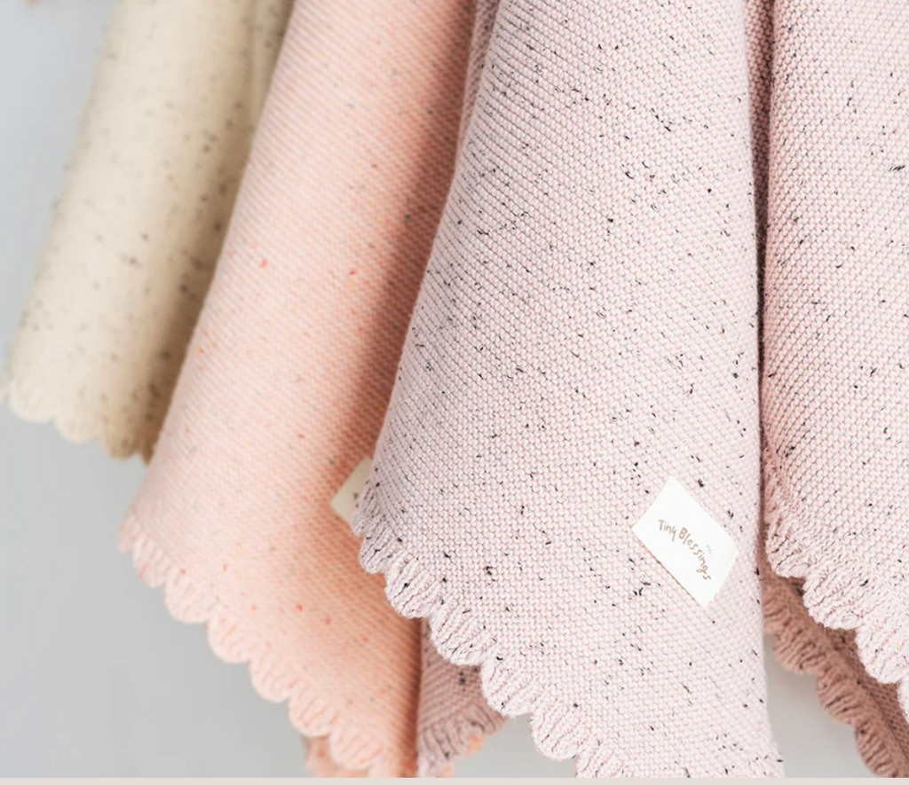 Heirloom Knit Blanket - Peach Sprinkles